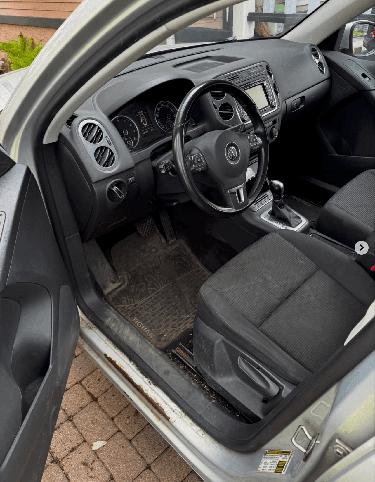 VW Tiguan — full interior detail, mats & seats
